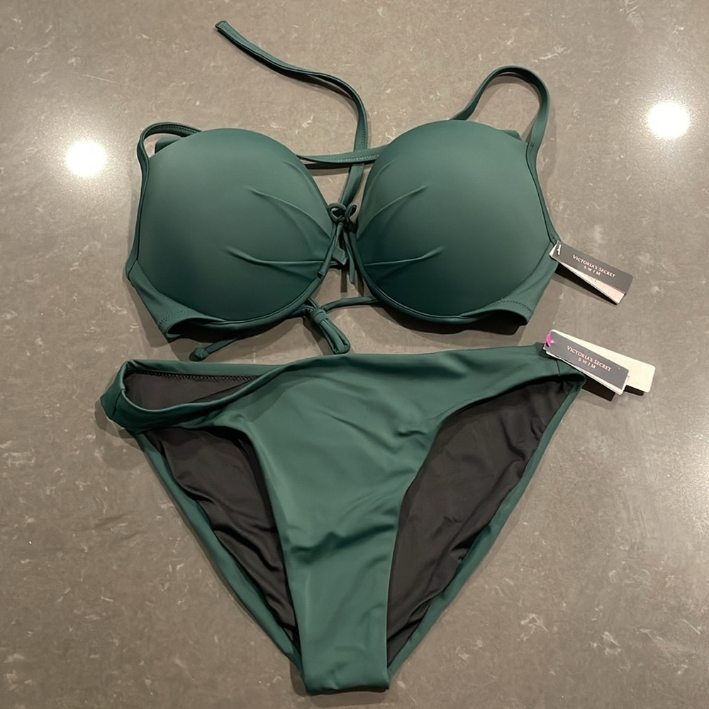 Victoria’s Secret Fabulous Ruffle Bikini Top 34DDD and Large Bikini Bottom NWT
